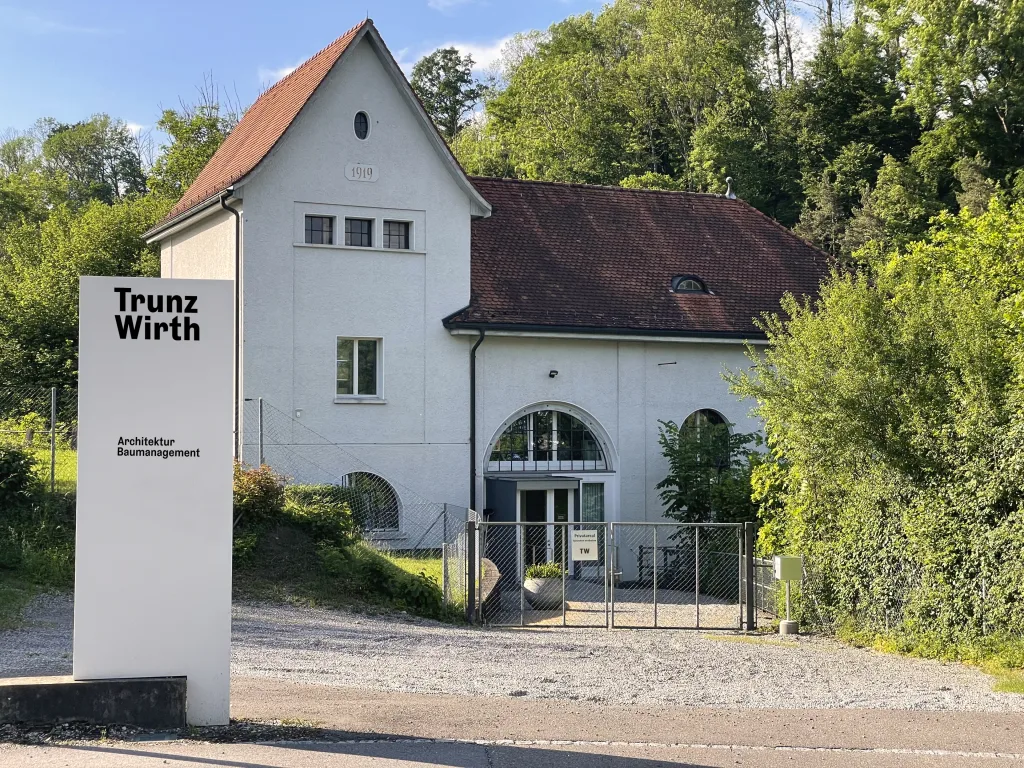 Stele Haus G Kopie