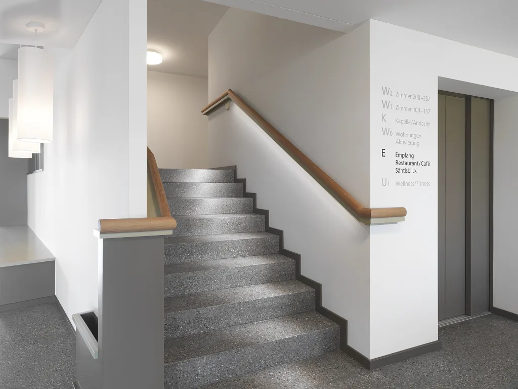 142103 Lindenbaum 47158